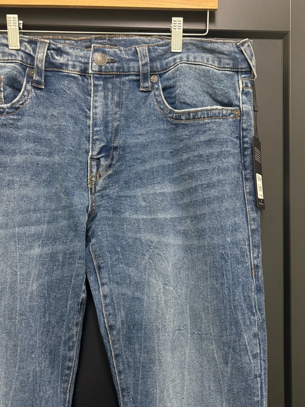 True Religion Ricky Relaxed Straight Jeans Men’s 36 NWT Ghost Wave Medium Wash